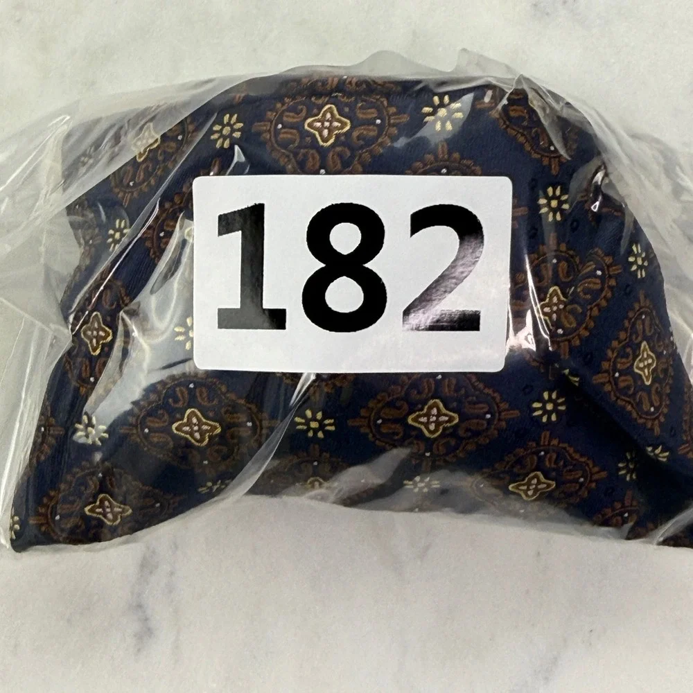 Black Brown 1826 Necktie Mens Navy Blue Gold Medallion Silk Classic Professional